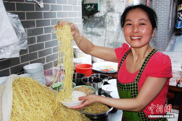 星欧娱乐官网:(寻味中华丨节令)食面尝新祈丰岁 日长之至盛夏始